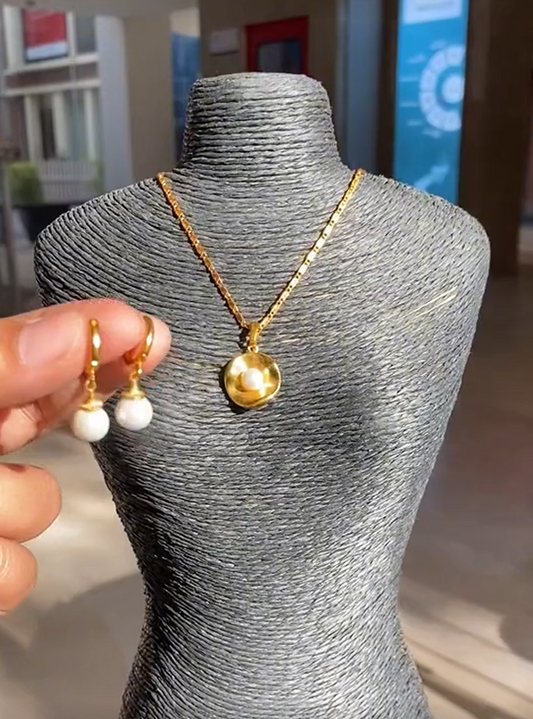Elegant Pearl Earring and Necklace Set